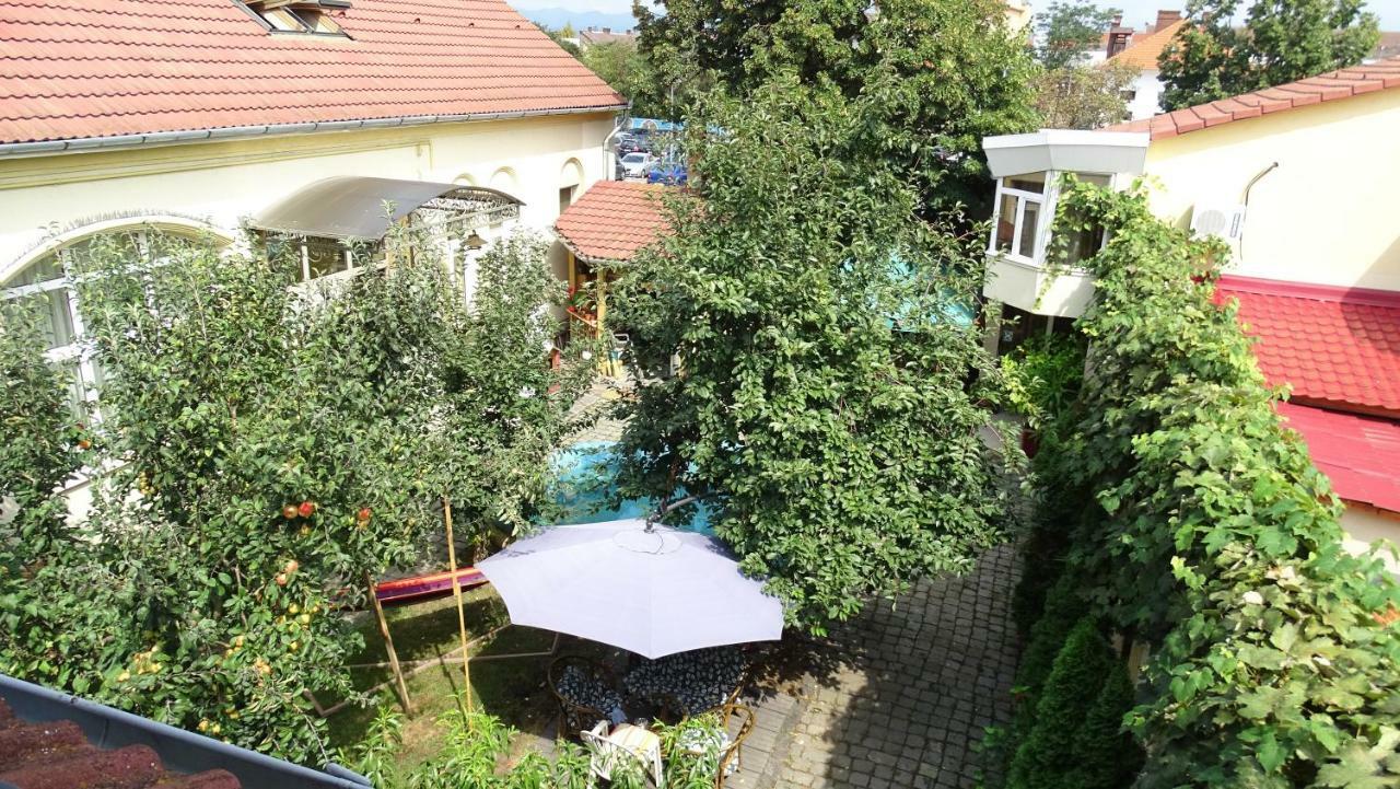 Casa Elysee Deva Exterior foto